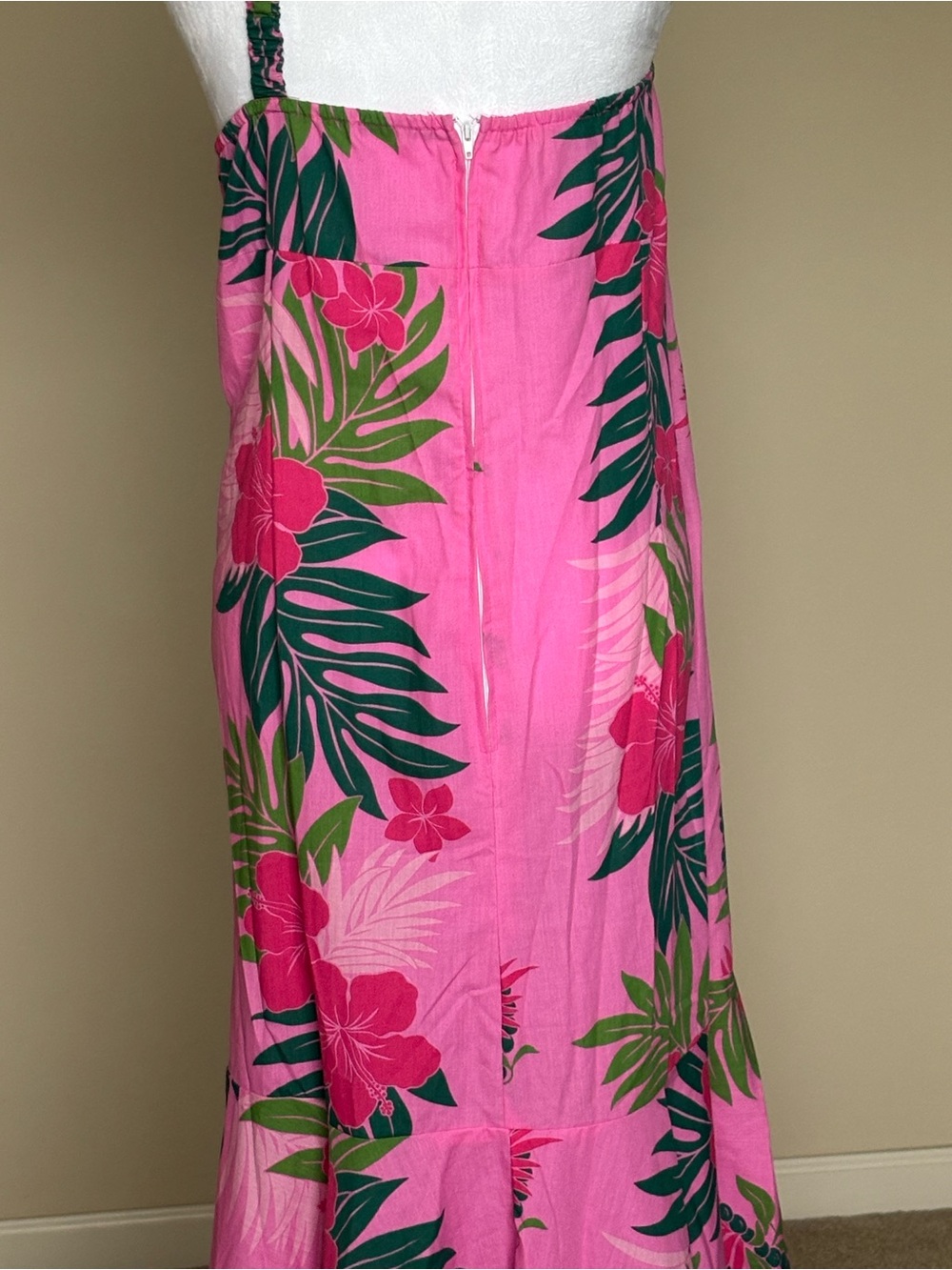 One-Shoulder Pink Tropical Maxi Dress with Floral Ruffle - Picture 3 of 4
